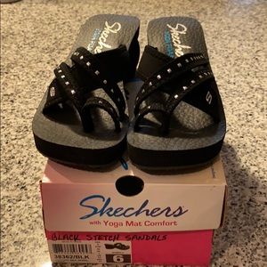 Skechers women’s Yoga Mat heeled sandals